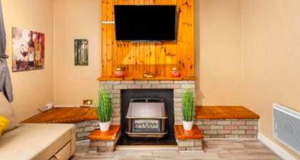 City Home 2bed Wi-fi Garage Parking Free Snacks