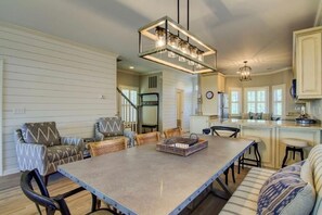 Dining - Lagoon & Golf Views | Screened Porches | Walk to Beach | Ocean Point (Isle of Palms)