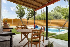 Deluxe-Villa, Poolblick | Terrasse/Patio