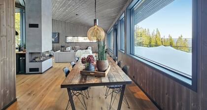 Awesome home in Rjukan with sauna