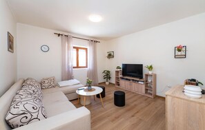 Smart-tv, bordfodbold, bordtennisbord