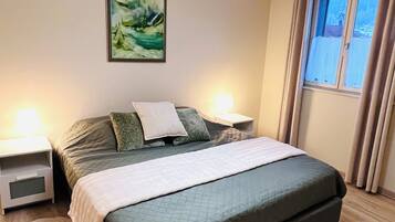 3 bedrooms, iron/ironing board, travel crib, free WiFi