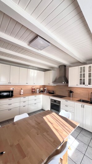 Fridge, microwave, oven, stovetop - Apartment in the heart of the High Vosges! (Cornimont)