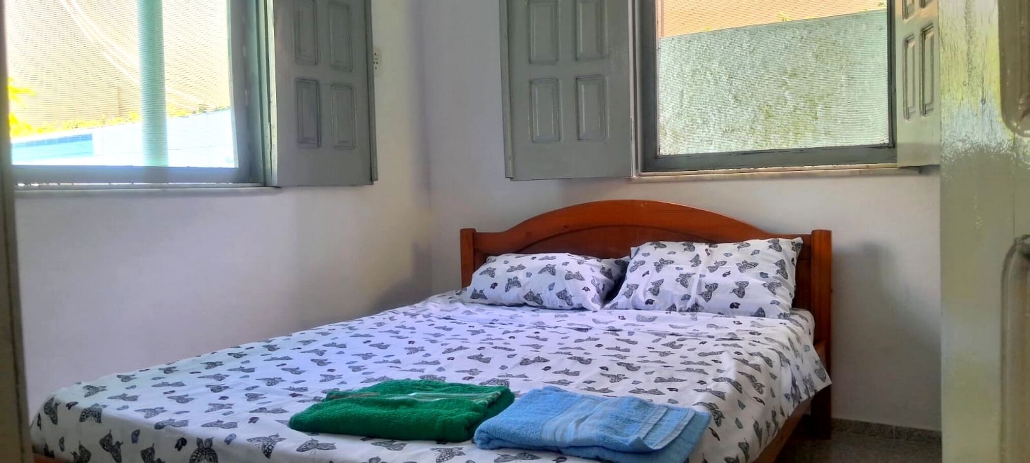 2 habitaciones, escritorio, tabla de planchar con plancha y wifi 