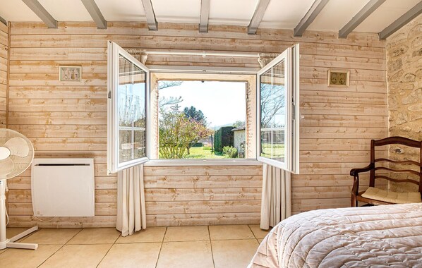 3 bedrooms, iron/ironing board, travel crib, free WiFi
