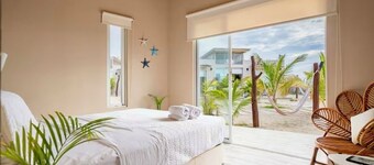 Bungalow on the beach in front of the warm and calm sea of Canoas de Punta Sal.