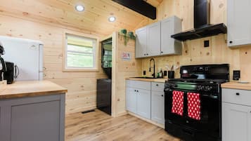 Micro-ondes, four, plaque de cuisson