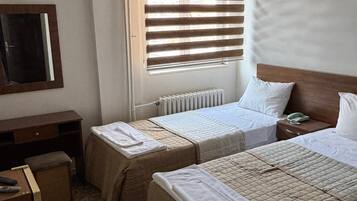 Basic Twin Room, City View | Laptop workspace, free WiFi