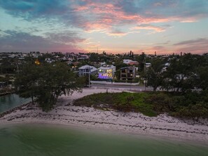 Una playa cerca