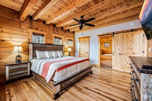 5 Schlafzimmer, Schreibtisch, Bügeleisen/Bügelbrett, Reisekinderbett