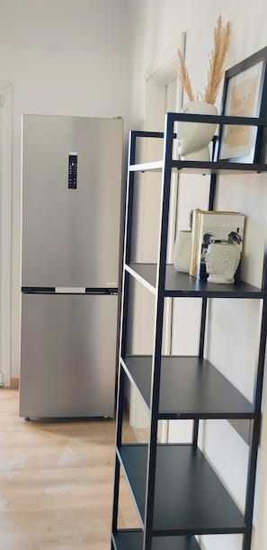 Comfort-Apartment | Eigene Küche | Großer Kühlschrank, Espressomaschine, Wasserkocher, Kücheninsel