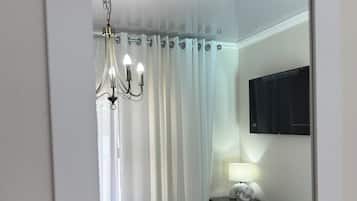 1 habitación, tabla de planchar con plancha, wifi y ropa de cama