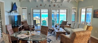 Diamond in Paradise-Hear the waves, feel the breezes from this 3 bedroom villa!