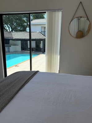 1 habitación, tabla de planchar con plancha, wifi y ropa de cama