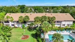 Exterior - Hidden Gem - Refurbished Central Naples Location (Naples)