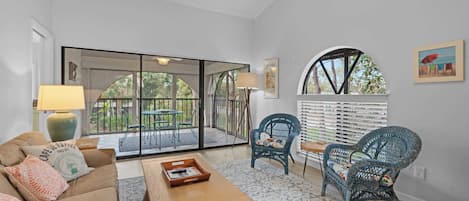 テレビ、書斎 / ワークスペース