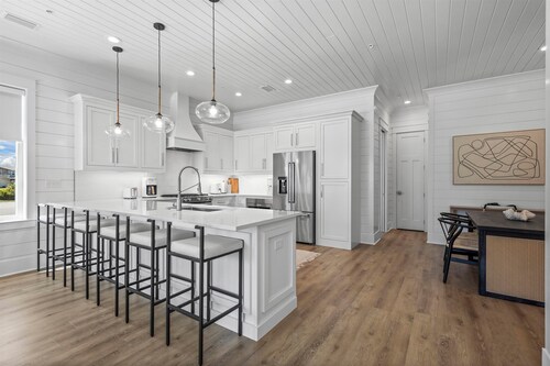 Bella Breeze Dog Friendly-Boat Slip Included -The Osprey-Signature Properties