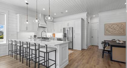 Bella Breeze Dog Friendly-Boat Slip Included -The Osprey-Signature Properties
