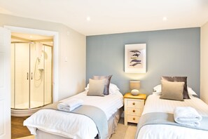 22 bedrooms, iron/ironing board, free WiFi, bed sheets
