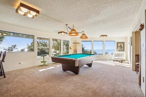 غرفة الألعاب