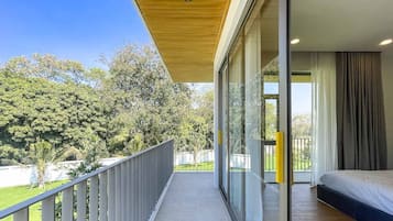 4 bedrooms, WiFi, bed sheets