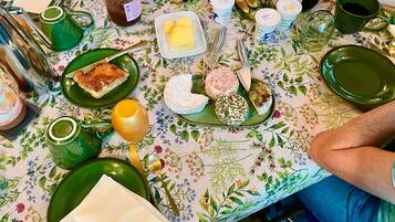 Desayuno continental incluido todos los días