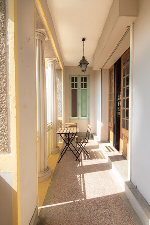 Superior Double or Twin Room, Garden View | Balcony view - LA MAISON DE FLORENCE  (Angers)