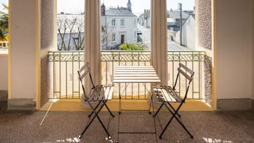 Superior kamer, 1 twee- of 2 eenpersoonsbedden, balkon, uitzicht op tuin | Uitzicht vanaf balkon