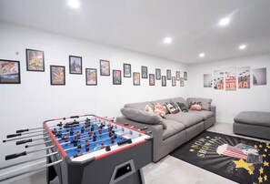 Games room - Sunnyside Oasis w/Heated Pool ~ 7 min. From Beach (Oakland Park)