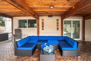 Terrace/patio - Sunnyside Oasis w/Heated Pool ~ 7 min. From Beach (Oakland Park)