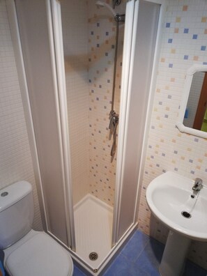 Shower, towels