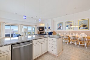 Dining - Direct Oceanfront Access*Hot Tub*Neighborhood Pool (Nags Head)