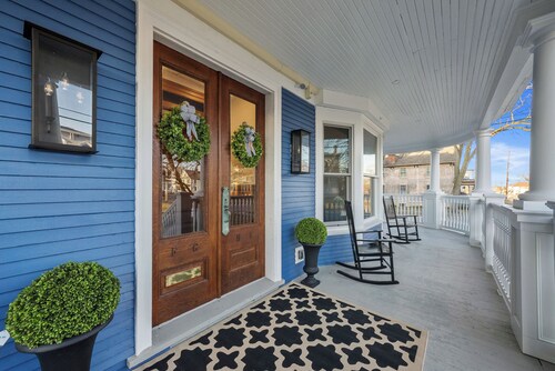 Modern Charm Historic Living - Upscale Codo near Downtown Waterfront