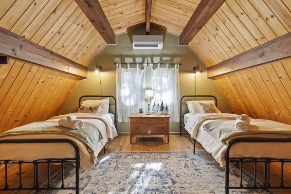 2 Schlafzimmer, Reisekinderbett, WLAN, Bettwäsche