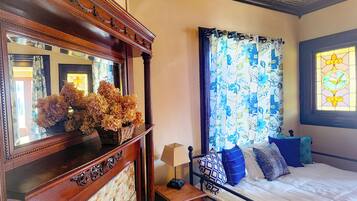 2 quartos, ferros/tábuas de passar roupa, Wi-Fi, roupa de cama