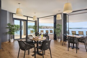 Dining - Holiday Home Amber Luxury in Atea Resort, Njivice (Omisalj)