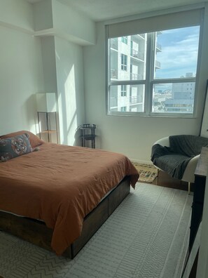 2 makuuhuonetta, silitysrauta/-lauta, Wi-Fi, vuodevaatteet