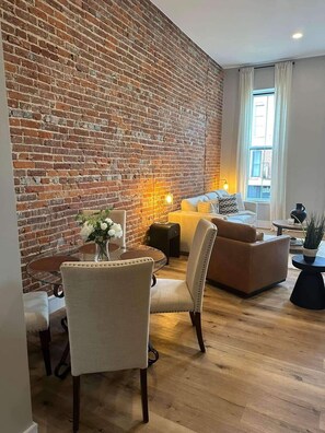 Smart TV - Stylish & Modern 2-Bdrm Apt in Downtown Warsaw featuring an urban rooftop deck. (Warsaw)