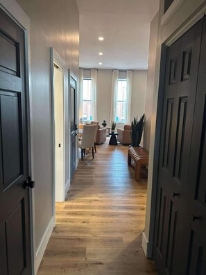 Interior - Stylish & Modern 2-Bdrm Apt in Downtown Warsaw featuring an urban rooftop deck. (Warsaw)