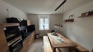 Kaffetrakter/tekoker, kjøleskap, mikrobølgeovn og ovn
