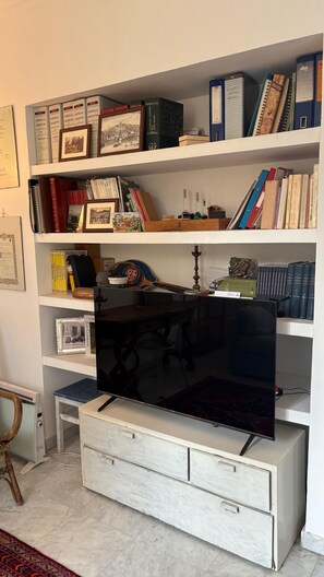 Interior - Penthouse with Terraces Overlooking the Vatican Walls (Rome)