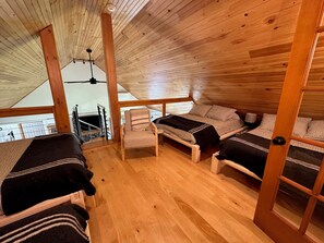 6 Schlafzimmer, Schreibtisch, Reisekinderbett, kostenloses WLAN