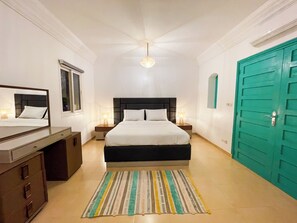 4 soverom, strykejern/-brett, wi-fi (inkludert) og sengetøy