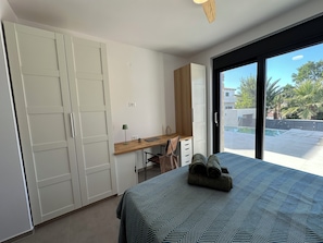 3 bedrooms, desk, WiFi, bed sheets - Villa in the center of Kamilari Village 3 bedrooms, swimming pool, ... (Kamilári)