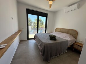 3 chambres, bureau, Wi-Fi, literie fournie