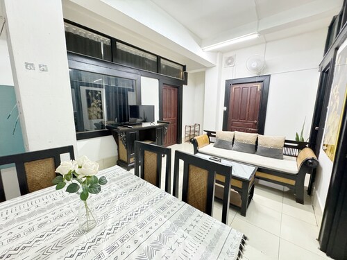 Cozy 2-bedroom apartment in awesome Vientiane with AC, WiFi