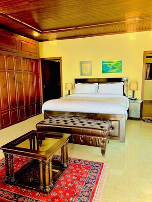 Deluxe Double Room - Maisonette Miramonte Hotel  (Murree)