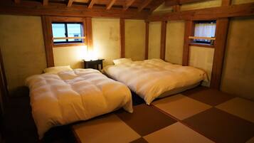 Comfort House, 1 Bedroom, Non Smoking | Down comforters, free WiFi, bed sheets