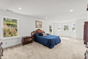 4 室のベッドルーム、WiFi、ベッドシーツ