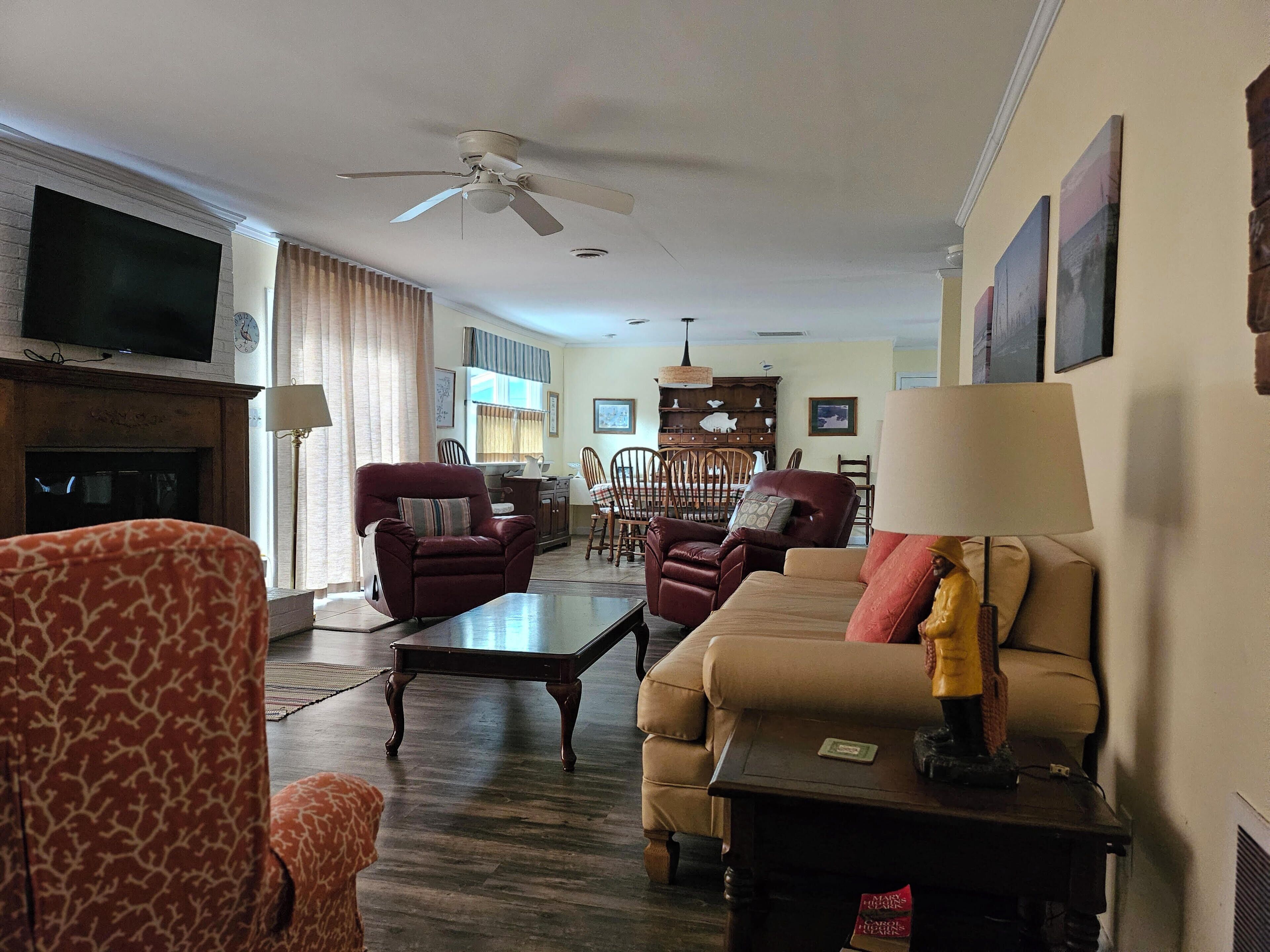 Fernseher, Tischtennisplatte